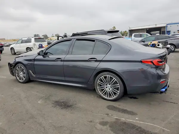WBAJB9C57JG463639 2018 BMW M5 - Image 2