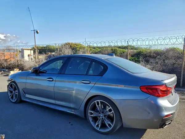 WBAJB9C59JB049727 2018 BMW 5ER - Image 2