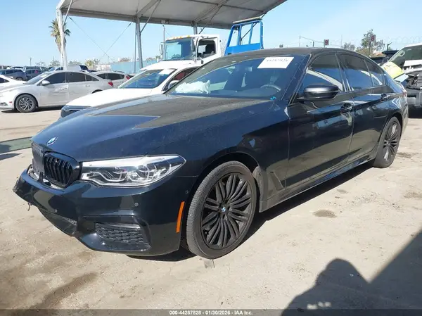 WBAJE5C30HG477780 2017 BMW 5ER - Image 2