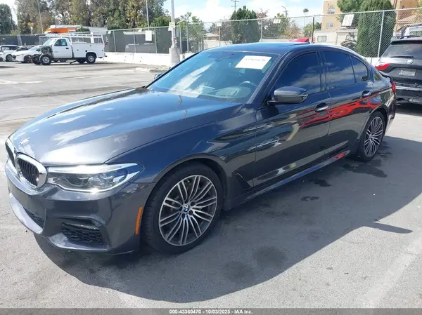 WBAJE5C30HG913530 2017 BMW 5ER - Image 2