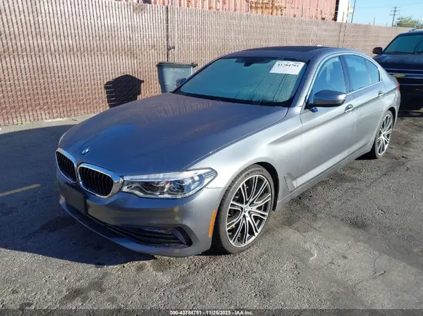 WBAJE5C30HG914631 2017 BMW 5ER - Image 2