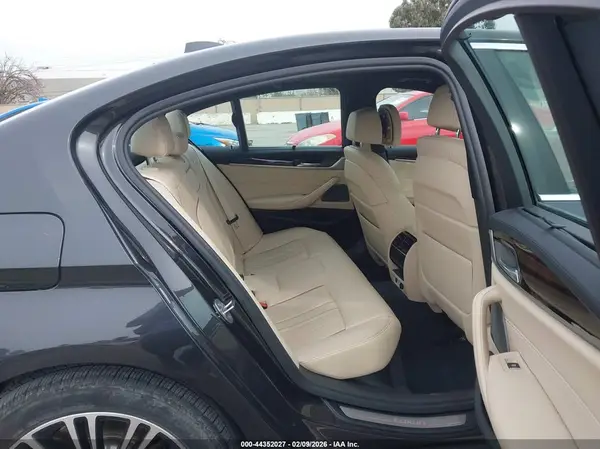 WBAJE5C30HG915150 2017 BMW 5ER - Image 8