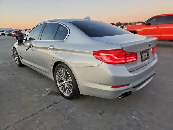WBAJE5C30HG915391 2017 BMW 5ER - Image 2
