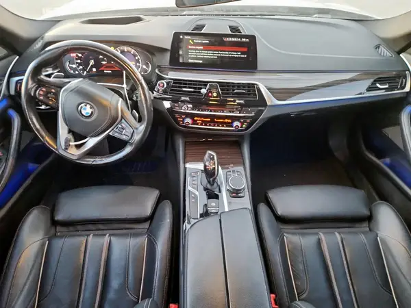WBAJE5C30HG915391 2017 BMW 5ER - Image 8