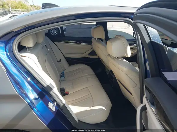 WBAJE5C30HG915875 2017 BMW 5ER - Image 8