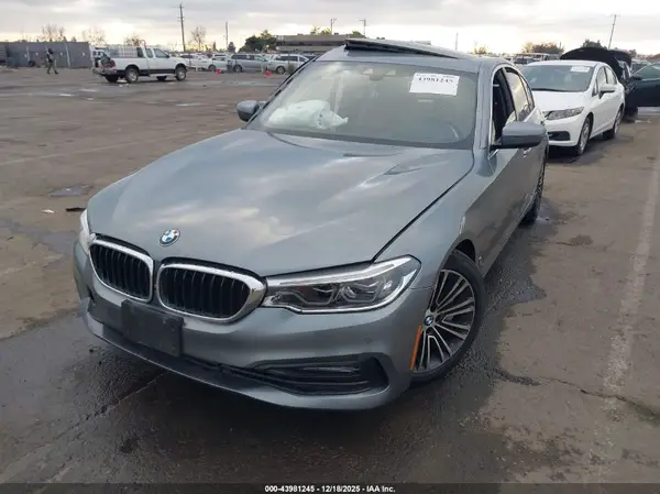 WBAJE5C31HG914878 2017 BMW 5ER - Image 2