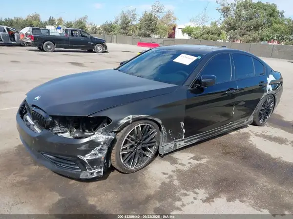 WBAJE5C32HG478347 2017 BMW 5ER - Image 2