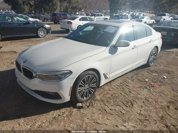 WBAJE5C32HG913805 2017 BMW 5ER - Image 2