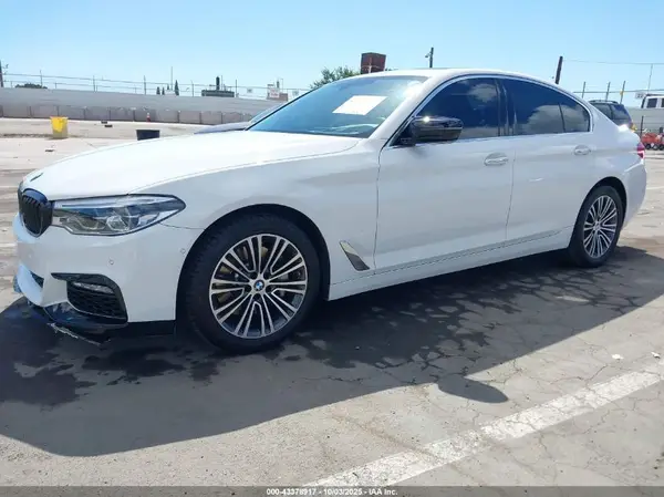 WBAJE5C32HG916493 2017 BMW 5ER - Image 2
