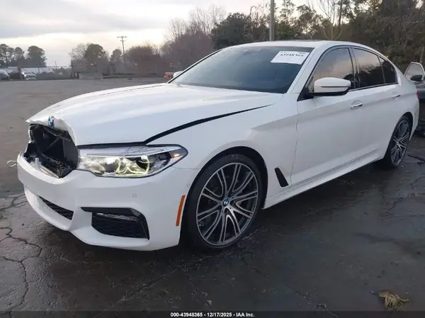 WBAJE5C32HG916784 2017 BMW 5ER - Image 2