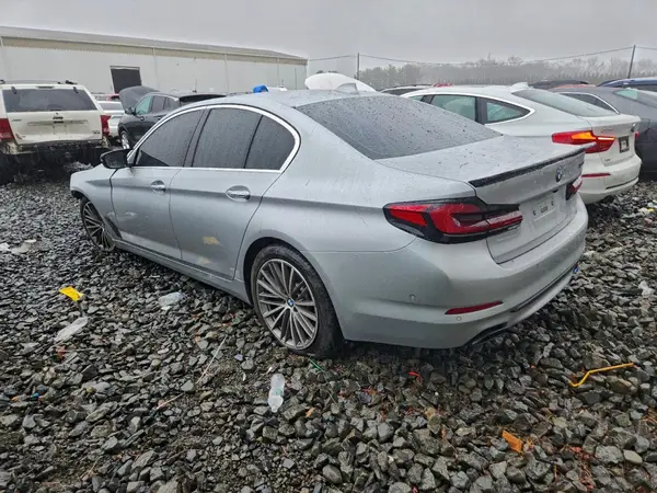 WBAJE5C32HG916980 2017 BMW 5ER - Image 2