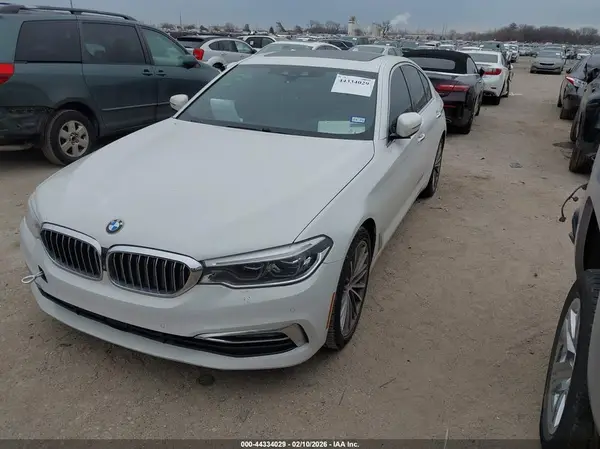 WBAJE5C33HG477935 2017 BMW 5ER - Image 2