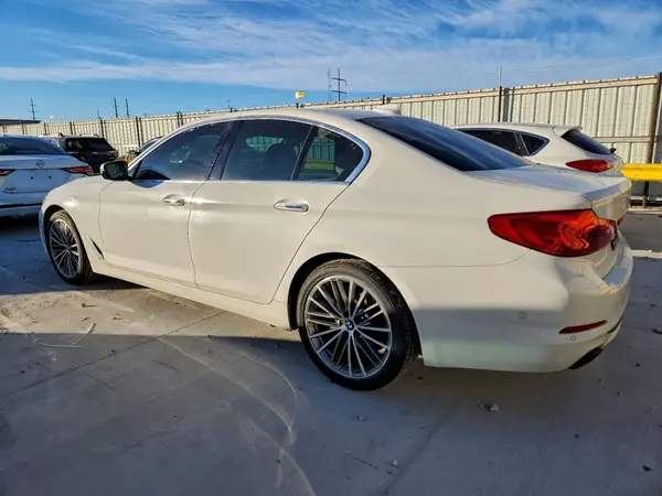 WBAJE5C33HG478339 2017 BMW 5ER - Image 2