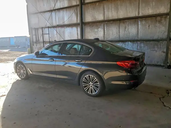 WBAJE5C34HG915782 2017 BMW 5ER - Image 2