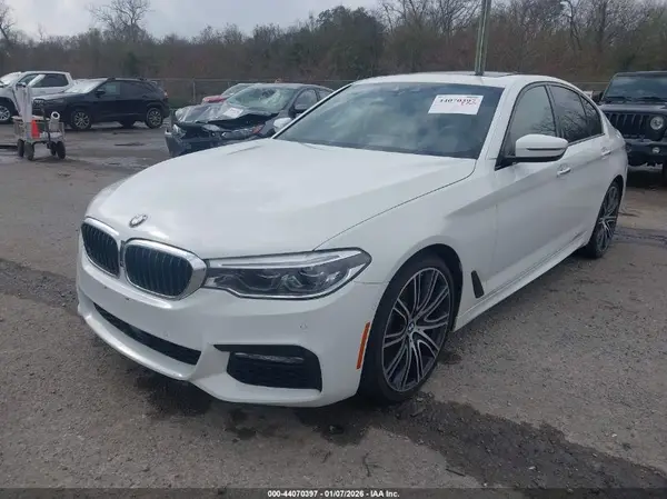 WBAJE5C35HG915564 2017 BMW 5ER - Image 2