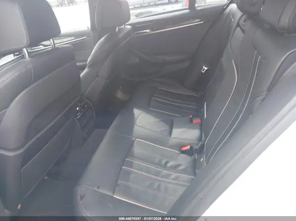 WBAJE5C35HG915564 2017 BMW 5ER - Image 8