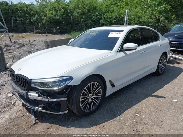 WBAJE5C36HG478447 2017 BMW 5ER - Image 2
