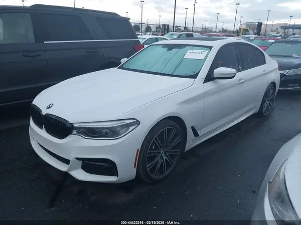 WBAJE5C36HG914438 2017 BMW 5ER - Image 2