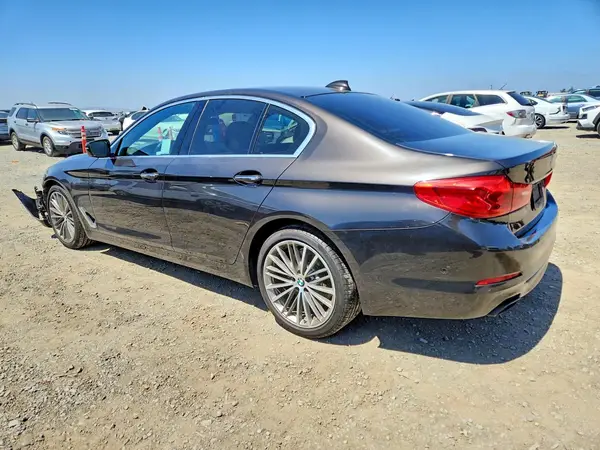 WBAJE5C37HG915047 2017 BMW 5ER - Image 2