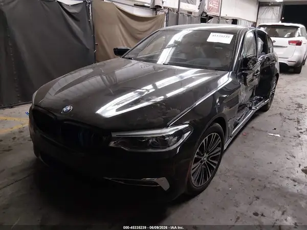 WBAJE5C37HG916697 2017 BMW 5ER - Image 2