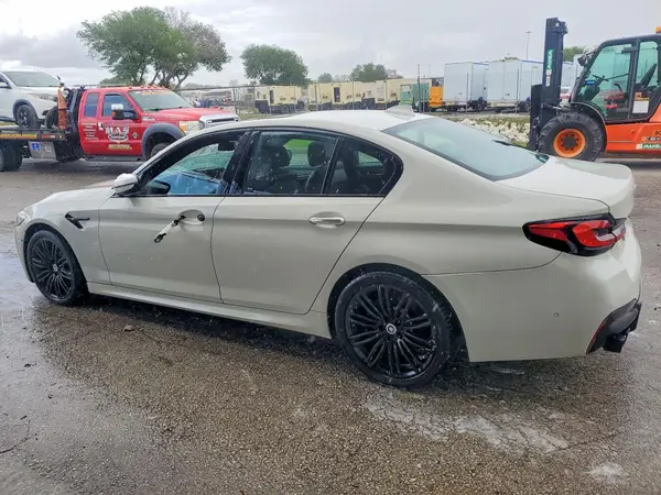 WBAJE5C38HG477901 2017 BMW 5ER - Image 2