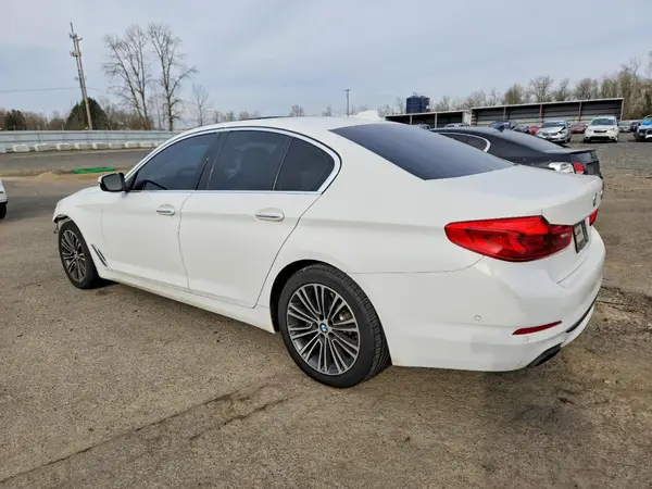 WBAJE5C38HG913758 2017 BMW 5ER - Image 2