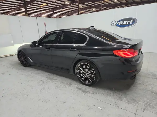 WBAJE5C38HG917227 2017 BMW 5ER - Image 2