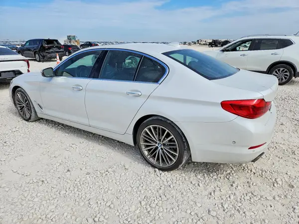 WBAJE5C39HG916684 2017 BMW 5ER - Image 2