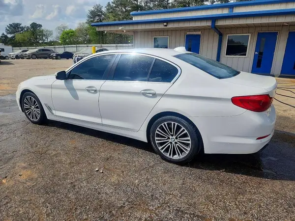 WBAJE5C39HG917057 2017 BMW 5ER - Image 2
