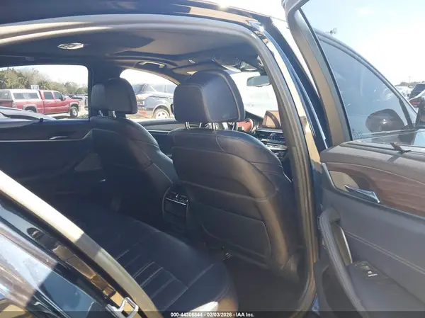WBAJE5C3XHG915575 2017 BMW 5ER - Image 8