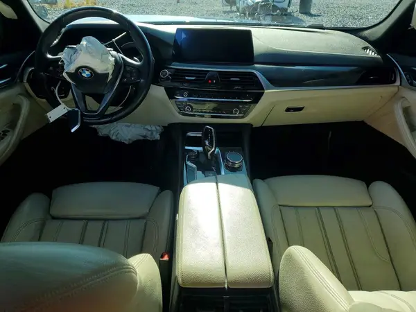 WBAJE5C51KWW15860 2019 BMW 5ER - Image 8