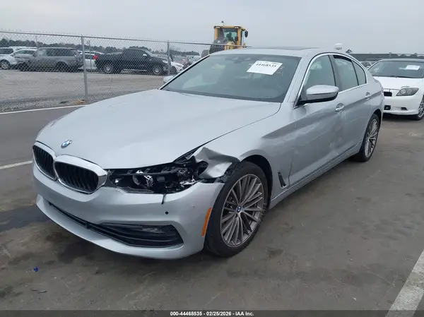 WBAJE5C52JG918316 2018 BMW 5ER - Image 2