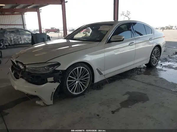 WBAJE5C52JWA95461 2018 BMW 5ER - Image 2