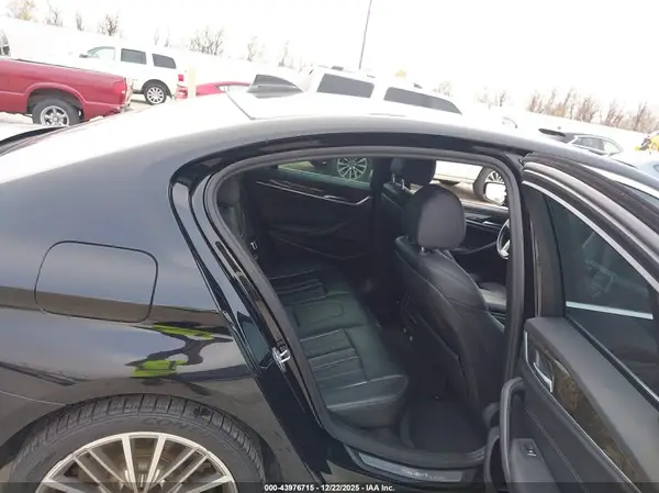 WBAJE5C52KWW17939 2019 BMW 5ER - Image 8