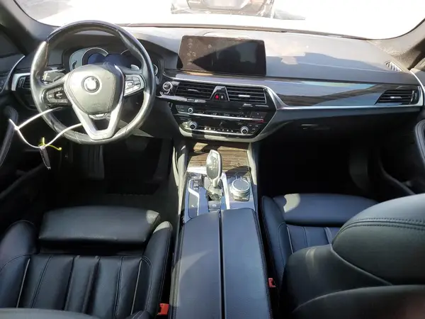 WBAJE5C52KWW22235 2019 BMW 5ER - Image 8