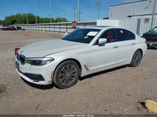 WBAJE5C53JG917577 2018 BMW 5ER - Image 2
