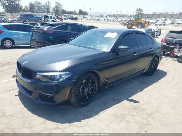 WBAJE5C53JG918275 2018 BMW 5ER - Image 2