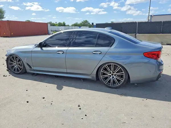WBAJE5C53JG918633 2018 BMW 5ER - Image 2