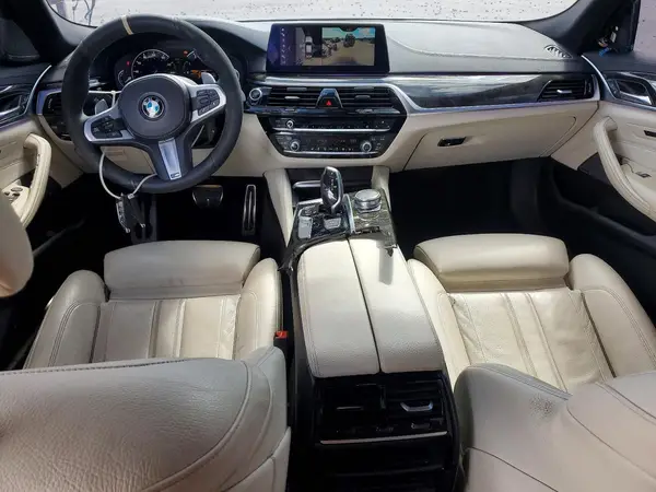 WBAJE5C53JG918633 2018 BMW 5ER - Image 8