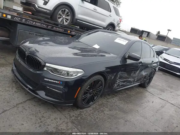 WBAJE5C53JWA97686 2018 BMW 5ER - Image 2