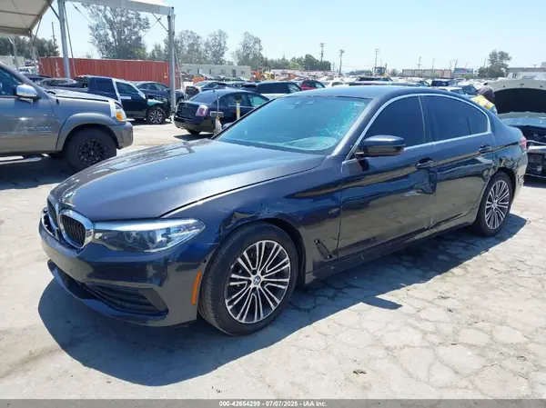 WBAJE5C53KWW12376 2019 BMW 5ER - Image 2