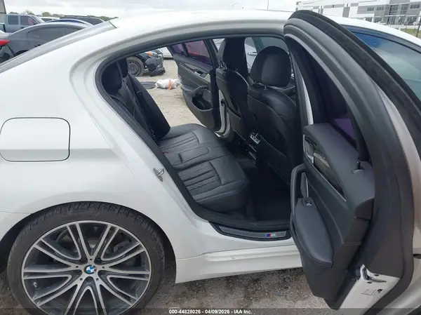 WBAJE5C54JG918379 2018 BMW 5ER - Image 8