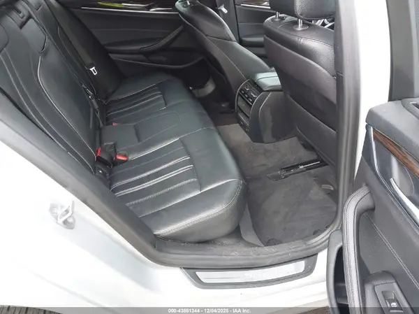 WBAJE5C54JWA98569 2018 BMW 5ER - Image 8