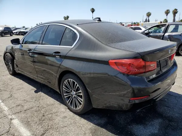 WBAJE5C54KWW12967 2019 BMW 5ER - Image 2
