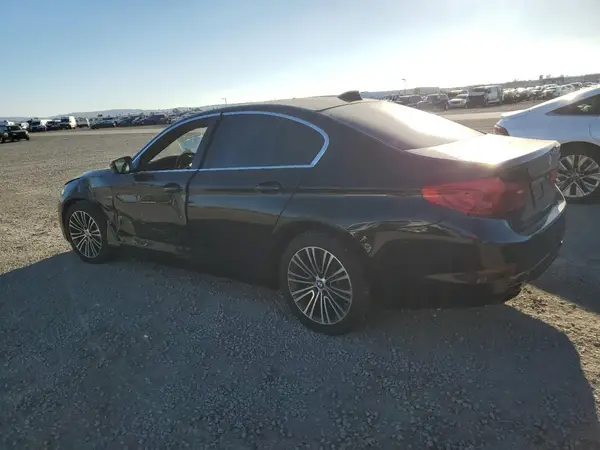 WBAJE5C54KWW20633 2019 BMW 5ER - Image 2