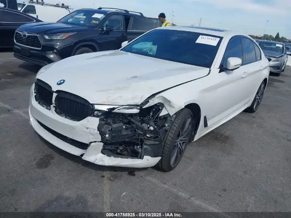 WBAJE5C55KWW18387 2019 BMW 5ER - Image 2
