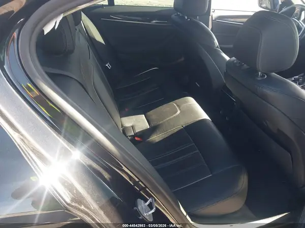 WBAJE5C55KWW22648 2019 BMW 5ER - Image 8