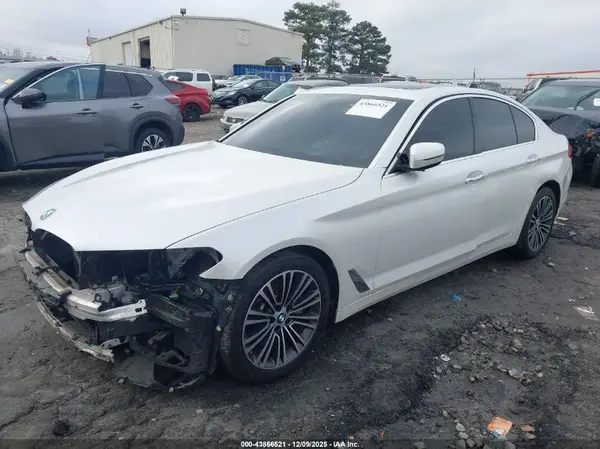 WBAJE5C56JWA97746 2018 BMW 5ER - Image 2