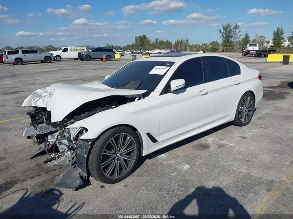WBAJE5C56KWW12162 2019 BMW 5ER - Image 2