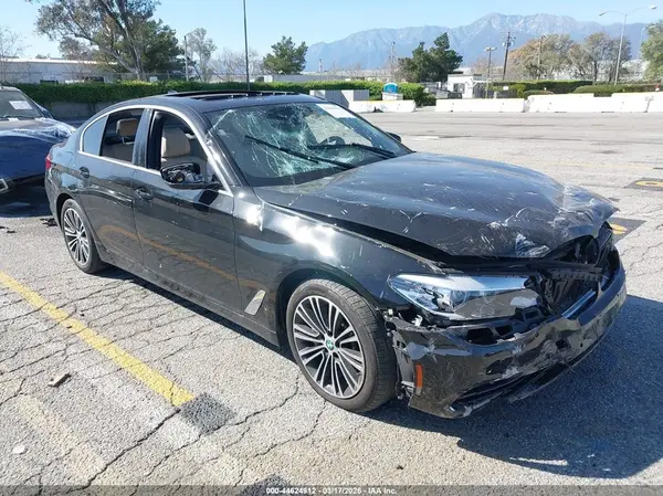 WBAJE5C57KWW11456 2019 BMW 5ER - Image 1